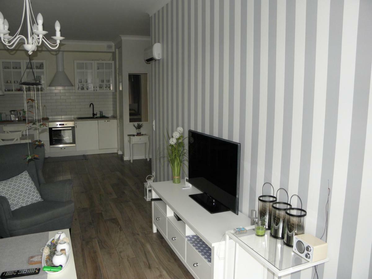 Apartament Z Ogrodkiem Pobierowo Exterior photo